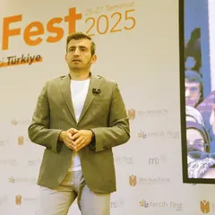 Baykar Yönetim Kurulu Başkanı Bayraktar, TercihFest 2025'te üniversite adaylarıyla buluştu: