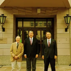 Koç Üniversitesi Tıp Fakültesi'ne iş insanı Sinan Dereli'nin adı verildi