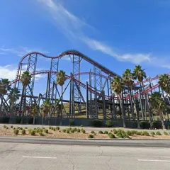 Más de 100 Personas Alegan Sufrir Daños Cerebrales Tras Subirse A una Montaña Rusa de Six Flags (California)