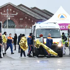 Mueren Tres Migrantes al Intentar Cruzar el Canal de la Mancha Hacia el Reino Unido