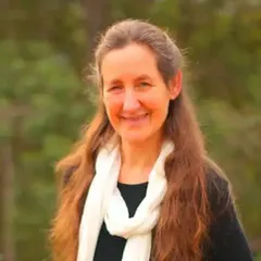 ‘Self-Healing’ Coach WHO Was Banned from Working in Australia to Speak in UK
