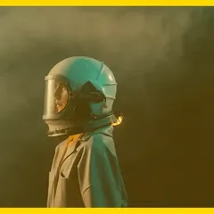 Ay'a İlk Kadın Astronot Prada ile Çıkıyor
