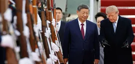 De los Campos de Iowa A la Alfombra Roja de Trump: El Regreso de Xi Jinping A EEUU con una Cálida Bienvenida y una Prórroga Comercial