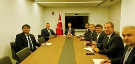 Enerji Bakanı Bayraktar, New York'ta enerji ve finans sektörünün temsilcileriyle görüştü