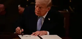 Trump Rusya'ya Yönelik Yaptırımlar İçeren Tasarıyı İmzaladı