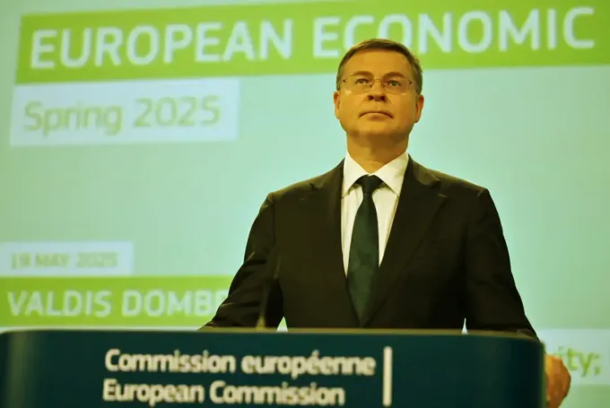 AB, 2025 yılı ekonomik büyüme tahminini düşürdü