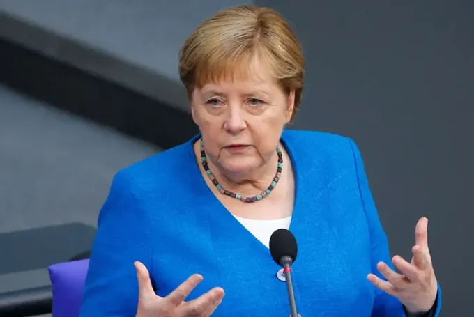 AfD'nin seçim zaferi Merkel'i sarstı: Kalbim kan ağlıyor
