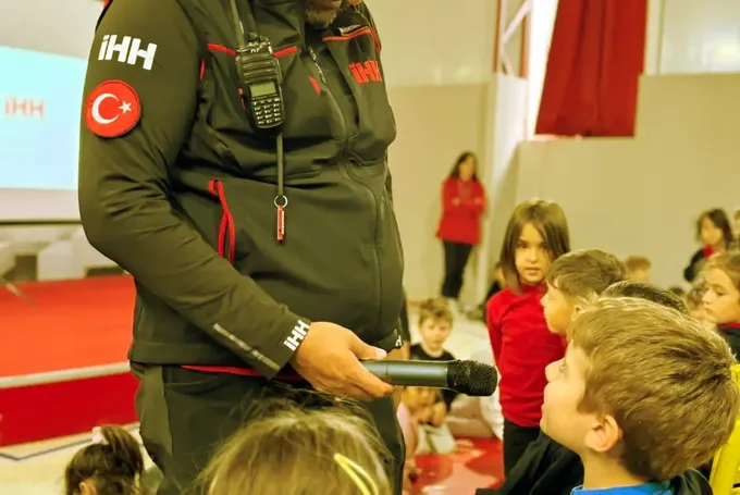 Buse Bilim Koleji afet farkındalık eğitimi ve tahliye tatbikatı düzenledi