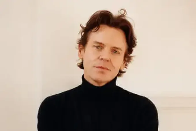 Christopher Kane and Mulberry Make Swaggering Joint Comeback at London Fashion Week