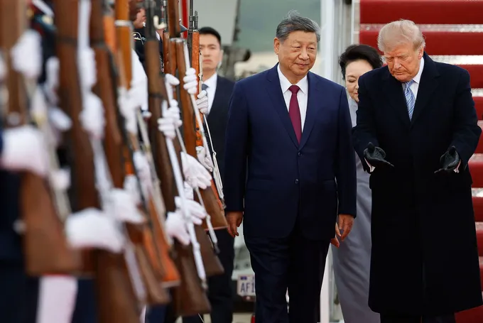 De los Campos de Iowa A la Alfombra Roja de Trump: El Regreso de Xi Jinping A EEUU con una Cálida Bienvenida y una Prórroga Comercial