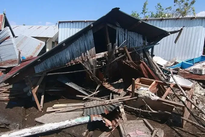 Endonezya'daki depremde can kaybı 75'e yükseldi
