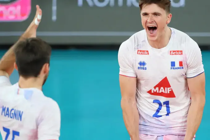 Euro de Volley : La France Bat la Roumanie en Trois Sets et Rejoint les Demi-Finales