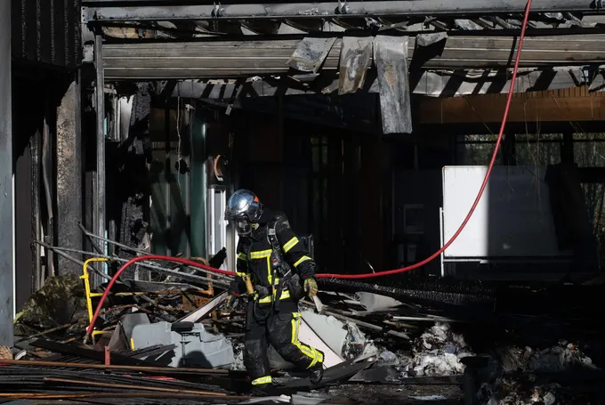 Francia, Desbordada por la Explosión Estudiantil: "los Padres Pagarán las Facturas"