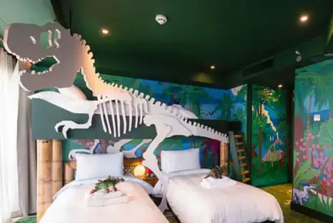 From Hotel Suites to Virtual Reality, Museums Turn to Licensing Deals as Costs Rise