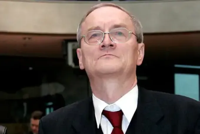 German Court Orders Detention of Former Intelligence Chief After Spying Arrest