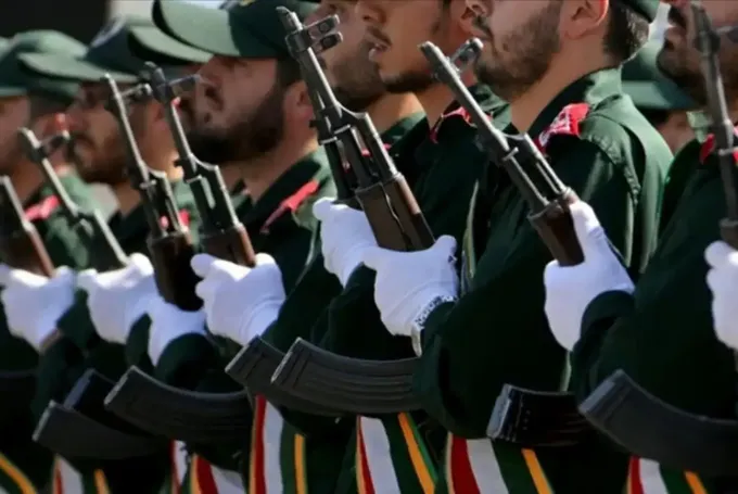 İran Devrim Muhafızları: ABD bağlantılı 3 gemiyi hedef aldık