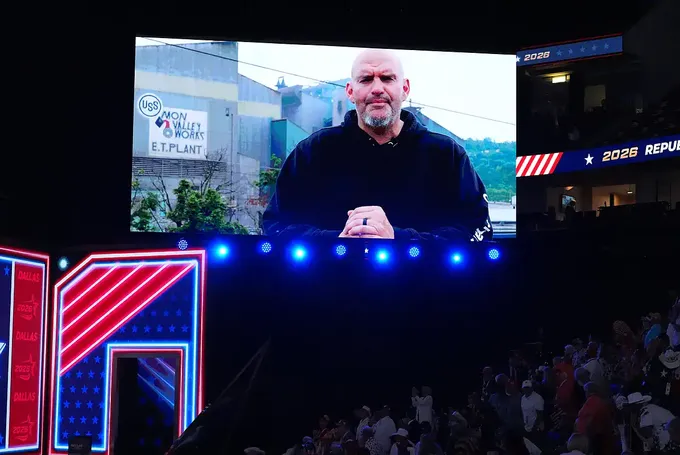 John Fetterman, el senador 'demócrata' que alarma a sus colaboradores y conmociona la política animando a Trump en su convención