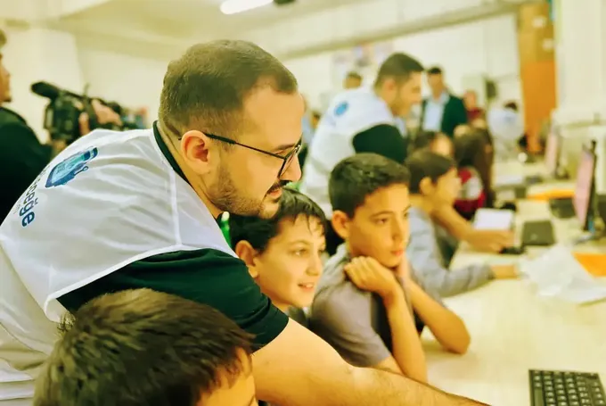 Kuveyt Türk, "Geleceğe Yazılım" projesiyle öğrencileri teknolojiyle buluşturuyor