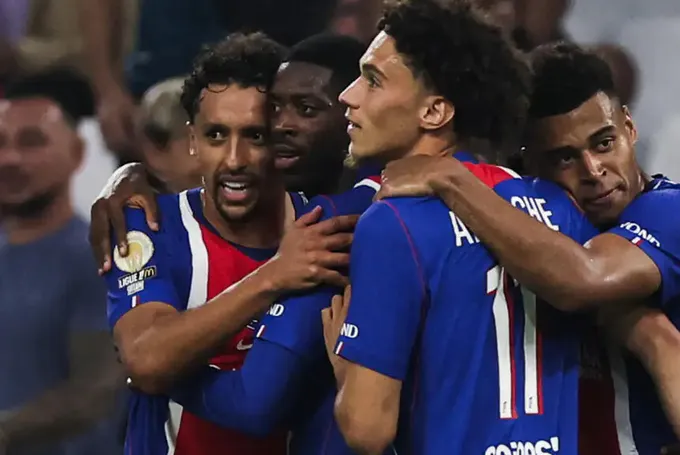 Ligue 1 : Paris Remporte le Classique et Enfonce Marseille dans la Crise