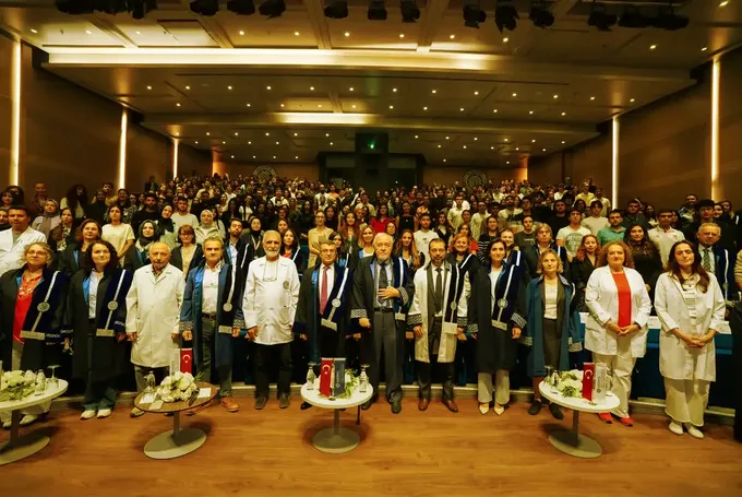 Medipol Üniversitesi'nde 2025-2026 akademik yılı başladı Medipol Üniversitesi'nde 2025-2026 akademik yılı başladı