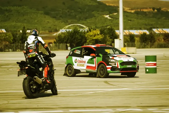 Toprak Razgatlıoğlu ve Ali Türkkan Castrol Performance Day etkinliğinde buluştu Toprak Razgatlıoğlu ve Ali Türkkan Castrol Performance Day etkinliğinde buluştu