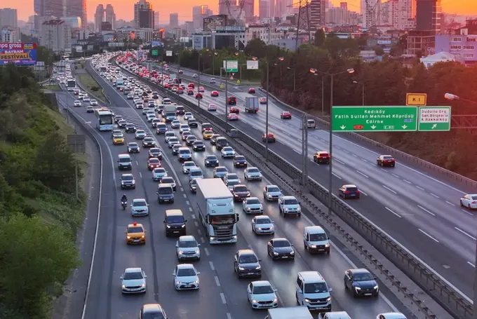 Trafiğe kayıtlı araç sayısı 35 milyona dayandı: Otomobil kayıtlarında sert düşüş