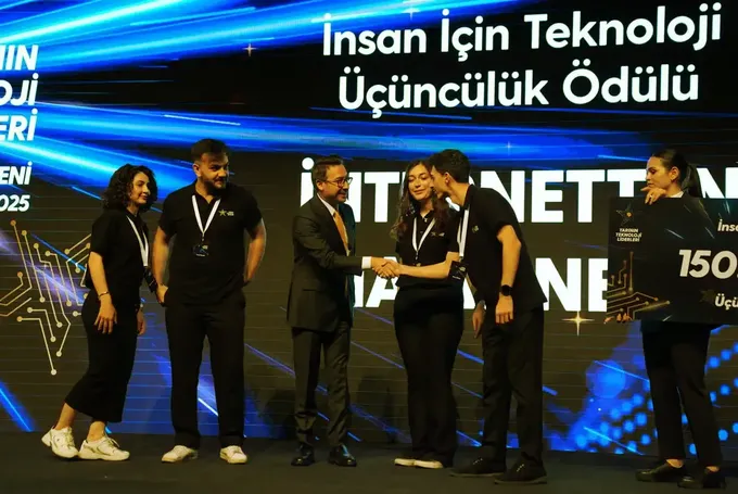 Turkcell'in "Yarının Teknoloji Liderleri" yarışmasında ödüller sahiplerini buldu