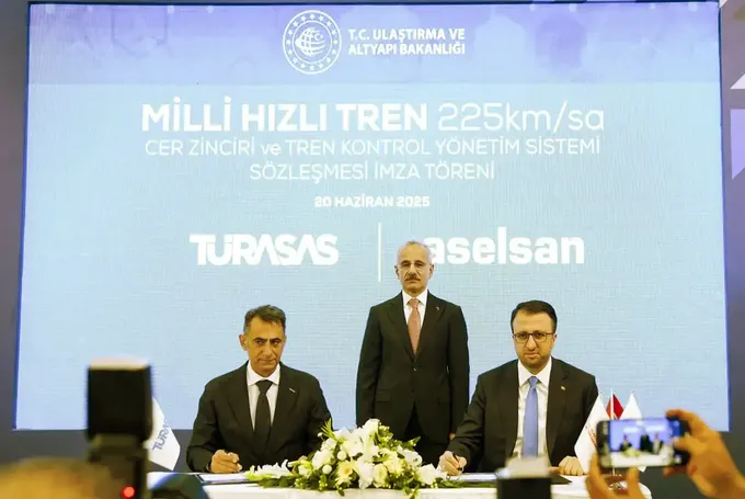 Ulaştırma ve Altyapı Bakanı Uraloğlu, 11. Eurasia Rail Fuarı'nın kapanış töreninde konuştu: