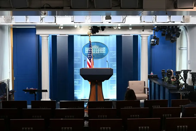 UN Juez Levanta el Veto de Trump A CNN, MS NOW y Politico en la Casa Blanca
